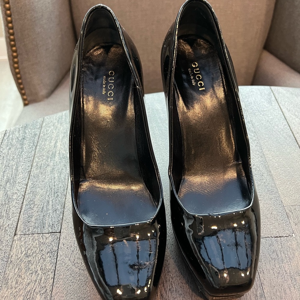 Black Gucci pumps size 7